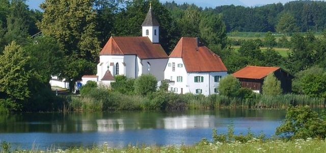 Kloster Seeon u. Walburgis Ziereis, © Tourist-Information Seebruck
