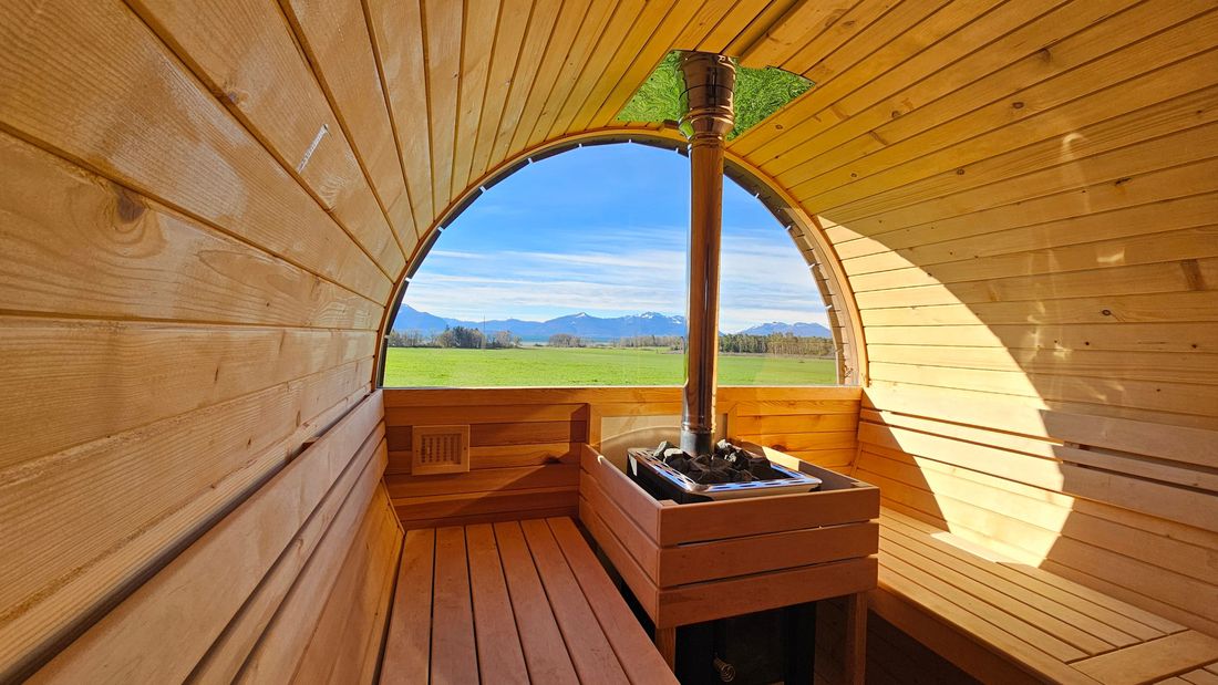 Sauna mit Holzofenwärme und traumhaftem Panorama - exklusiv buchbar