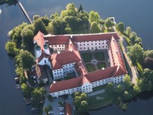 Luftaufnahme Kloster Seeon, Kultur- und Bildungszentrum des Bezirks Oberbayern, © Tourist-Information Seebruck, Sepp Niederbuchner