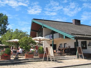 Restaurant-Café Hafenwirt, © Tourist-Info Seebruck