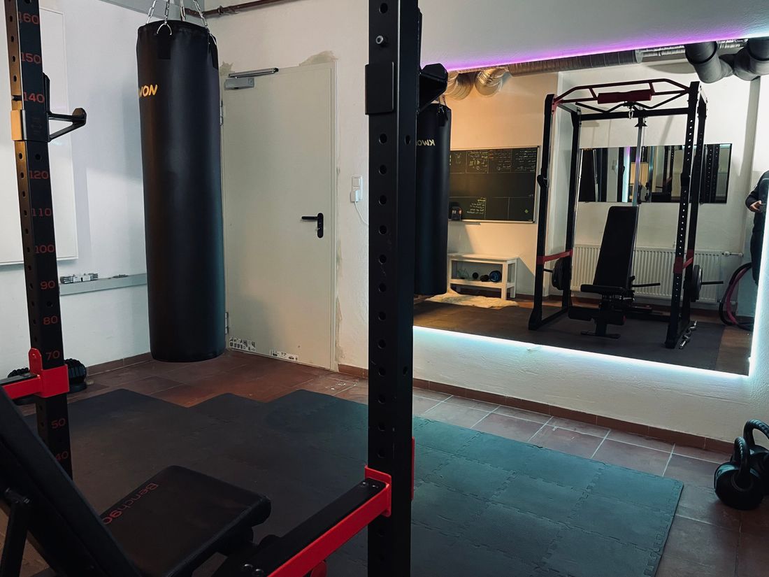 Kostenfreier Sport- und Fitnessraum im Keller